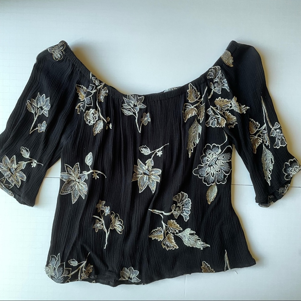 Honey Punch black flower top